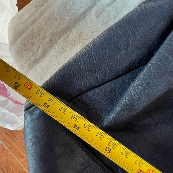 Hobo Prima Leather Shoulder Bag - Deep Navy Blue - Picture 11 of 11